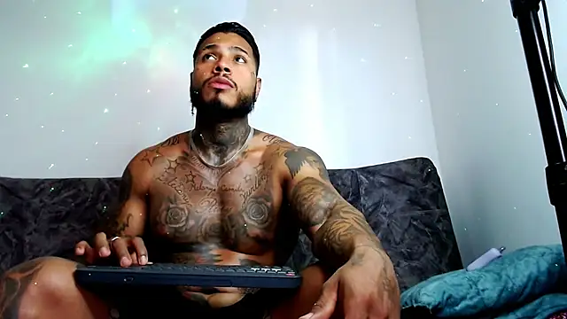 Snapshot of Exotic_tatto27121 chatting on 12/29/24, 08:48 Exotic tatto27121 online show from 12/29/24, 08:48