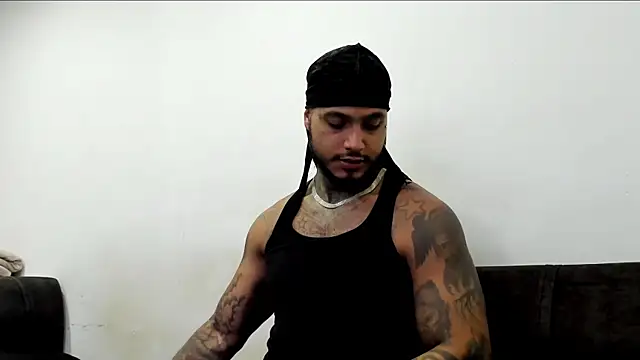Snapshot of Exotic_tatto27121 chatting on 06/06/26, 02:38 Exotic tatto27121 online show from 06/06/26, 02:38