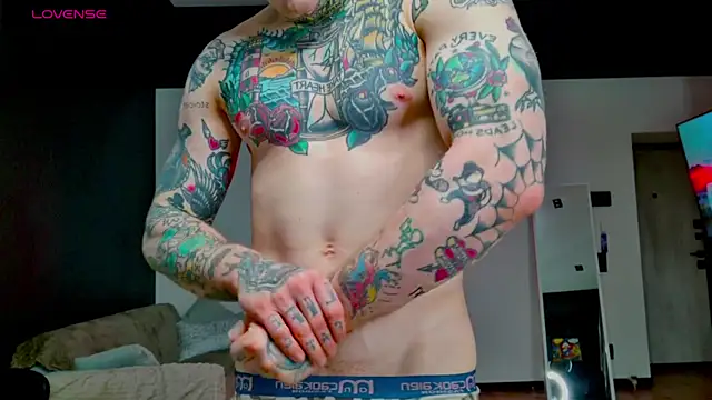 Snapshot of white_King9999 chatting on 01/11/26, 01:38 white King9999 online show from 01/11/26, 01:38