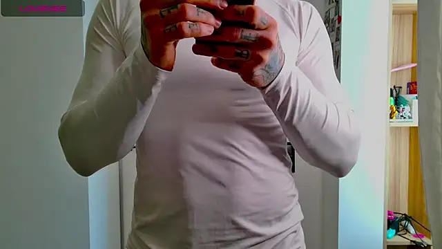 Snapshot of white_King9999 chatting on 02/03/26, 11:26 white King9999 online show from 02/03/26, 11:26