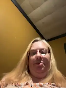 Snapshot of CherishWilliams chatting on 05/03/26, 01:11 CherishWilliams online show from 05/03/26, 01:11