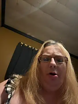 Snapshot of CherishWilliams chatting on 05/04/26, 09:49 CherishWilliams online show from 05/04/26, 09:49