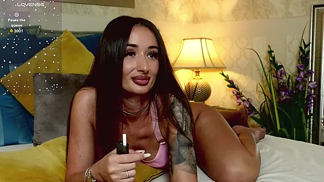 OneOutrageous online show from 11/11/25, 03:23