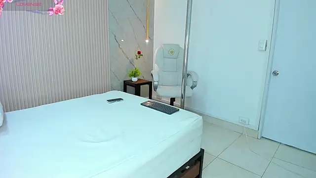 nathassa grant online show from 02/10/25, 05:41