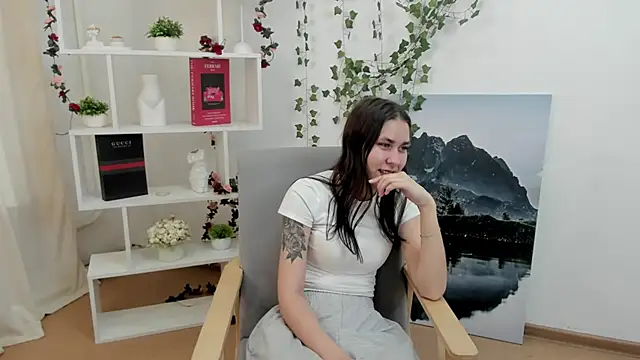 MaidaDwinell online show from 05/16/26, 05:26