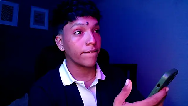 Snapshot of Xander_bonnet1 chatting on 01/15/25, 06:12 Xander bonnet1 online show from 01/15/25, 06:12