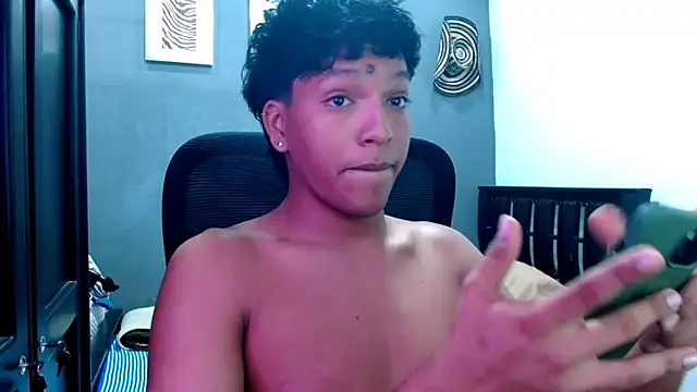 Snapshot of Xander_bonnet1 chatting on 01/27/25, 03:18 Xander bonnet1 online show from 01/27/25, 03:18