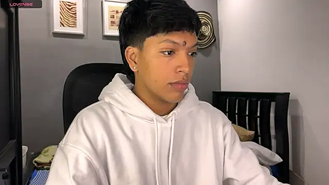 Snapshot of Xander_bonnet1 chatting on 01/29/25, 12:56 Xander bonnet1 online show from 01/29/25, 12:56