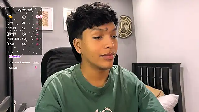 Snapshot of Xander_bonnet1 chatting on 02/02/25, 05:37 Xander bonnet1 online show from 02/02/25, 05:37