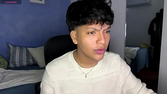 Snapshot of Xander_bonnet1 chatting on 10/15/25, 12:49 Xander bonnet1 online show from 10/15/25, 12:49