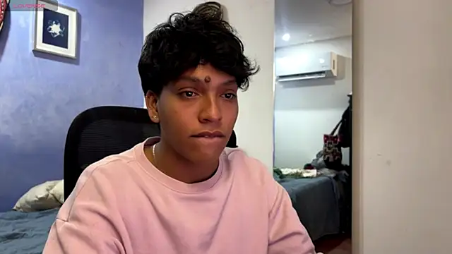 Snapshot of Xander_bonnet1 chatting on 11/20/25, 12:49 Xander bonnet1 online show from 11/20/25, 12:49