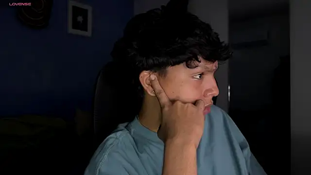 Snapshot of Xander_bonnet1 chatting on 11/21/25, 12:26 Xander bonnet1 online show from 11/21/25, 12:26