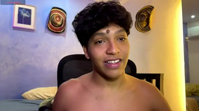 Snapshot of Xander_bonnet1 chatting on 11/26/25, 01:45 Xander bonnet1 online show from 11/26/25, 01:45