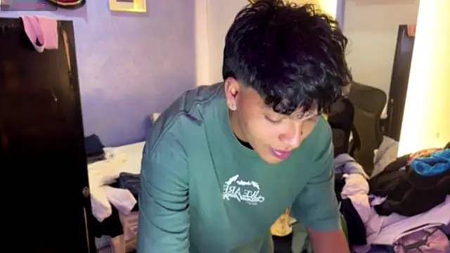 Snapshot of Xander_bonnet1 chatting on 12/02/25, 09:43 Xander bonnet1 online show from 12/02/25, 09:43