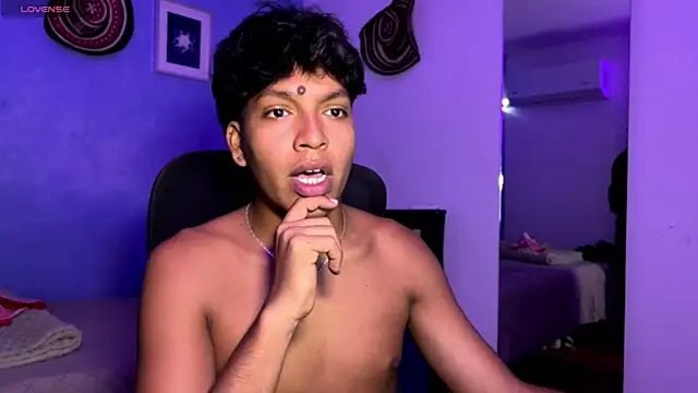 Snapshot of Xander_bonnet1 chatting on 12/17/25, 02:23 Xander bonnet1 online show from 12/17/25, 02:23