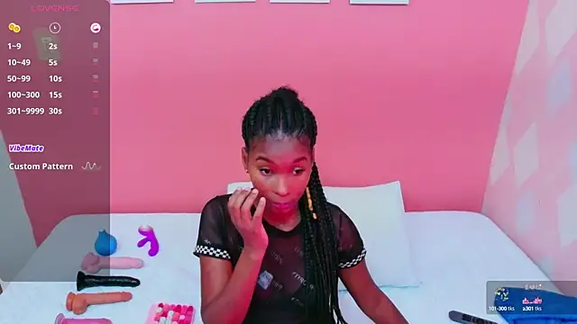 Snapshot of petitelittleebony chatting on 09/11/25, 07:25 petitelittleebony online show from 09/11/25, 07:25