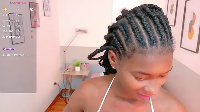 Snapshot of petitelittleebony chatting on 09/21/25, 12:18 petitelittleebony online show from 09/21/25, 12:18