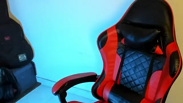 Snapshot of goodboy69l chatting on 02/12/26, 12:38 goodboy69l online show from 02/12/26, 12:38