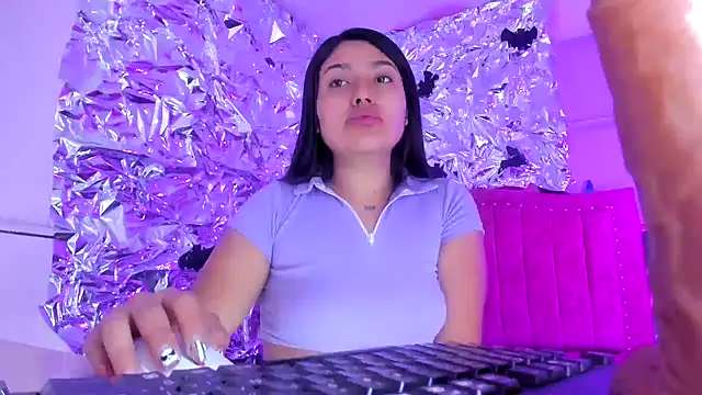 SarahStones online show from 11/24/25, 12:32