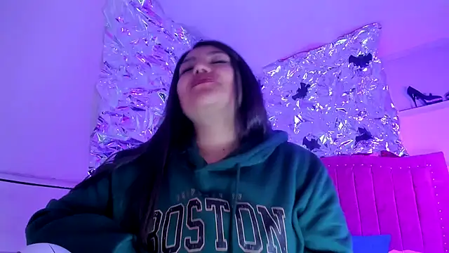 SarahStones online show from 11/27/25, 10:56