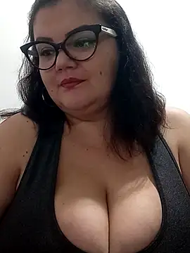 Madisonpalacio online show from 10/25/25, 12:18