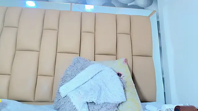 Snapshot of mss_samy chatting on 12/16/25, 03:11 mss samy online show from 12/16/25, 03:11