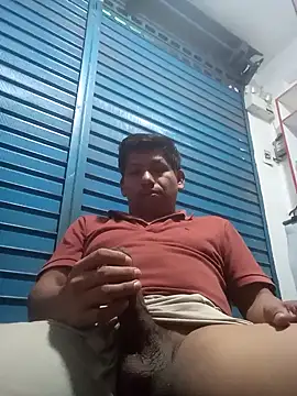 Snapshot of activo202 chatting on 09/13/25, 06:46 activo202 online show from 09/13/25, 06:46