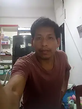 Snapshot of activo202 chatting on 10/22/25, 01:06 activo202 online show from 10/22/25, 01:06