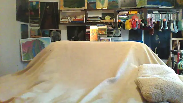 MariaAnaSunshine online show from 12/17/25, 02:34