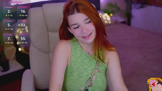 Snapshot of RedShinee chatting on 10/15/25, 06:35 RedShinee online show from 10/15/25, 06:35