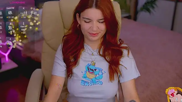 Snapshot of RedShinee chatting on 10/28/25, 07:56 RedShinee online show from 10/28/25, 07:56