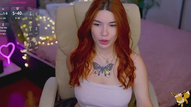 Snapshot of RedShinee chatting on 11/06/25, 08:04 RedShinee online show from 11/06/25, 08:04