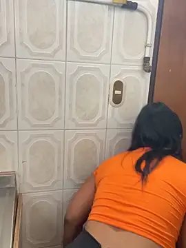 zoe roux21 online show from 10/23/25, 10:19