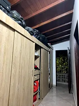 zoe roux21 online show from 10/25/25, 03:14