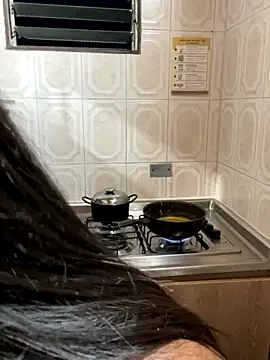 zoe roux21 online show from 11/07/25, 12:21