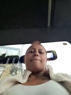 Snapshot of Fantasy-gil chatting on 09/15/25, 08:09 Fantasy-gil online show from 09/15/25, 08:09