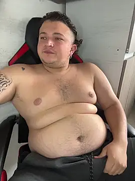 Snapshot of AndresChuboi chatting on 11/23/25, 06:52 AndresChuboi online show from 11/23/25, 06:52