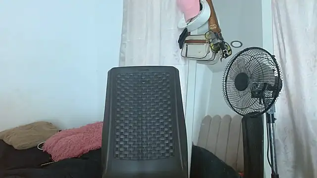 Snapshot of cristinamontiel chatting on 05/09/26, 02:22 cristinamontiel online show from 05/09/26, 02:22