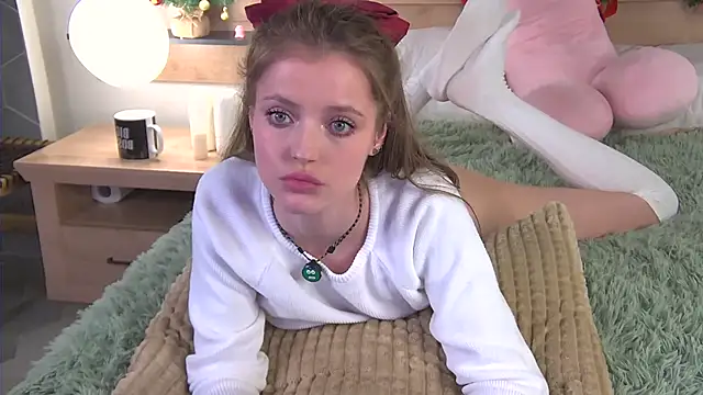 Snapshot of AshleyDouglas chatting on 12/21/24, 04:36 AshleyDouglas online show from 12/21/24, 04:36