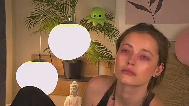 Snapshot of AshleyDouglas chatting on 01/28/25, 09:30 AshleyDouglas online show from 01/28/25, 09:30