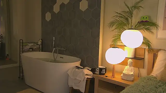 Snapshot of AshleyDouglas chatting on 02/09/25, 04:57 AshleyDouglas online show from 02/09/25, 04:57