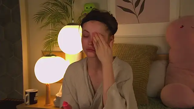 Snapshot of AshleyDouglas chatting on 03/01/25, 04:26 AshleyDouglas online show from 03/01/25, 04:26