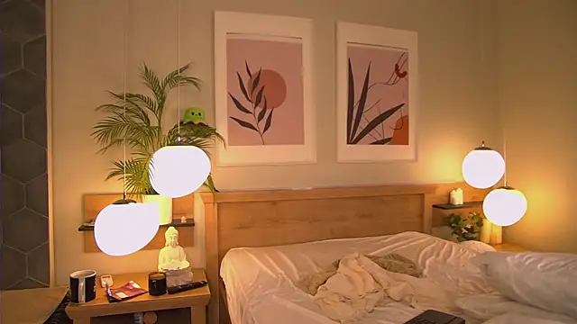 Snapshot of AshleyDouglas chatting on 03/07/25, 05:51 AshleyDouglas online show from 03/07/25, 05:51