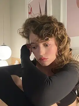 Snapshot of AshleyDouglas chatting on 03/09/25, 07:34 AshleyDouglas online show from 03/09/25, 07:34