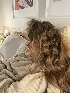 Snapshot of AshleyDouglas chatting on 03/09/25, 10:41 AshleyDouglas online show from 03/09/25, 10:41