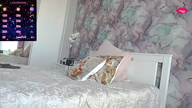deliciousRose online show from 05/04/26, 05:03