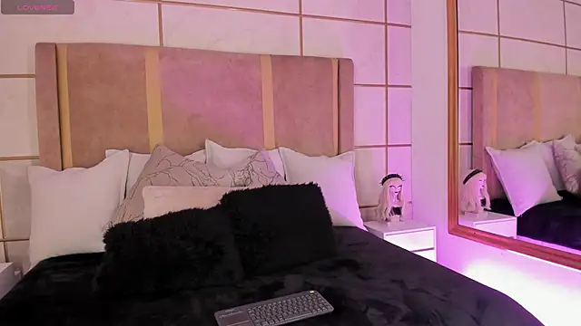 Kittenmeuw online show from 01/14/25, 03:32