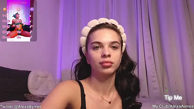 Snapshot of AlexaAimee chatting on 02/06/25, 04:31 AlexaAimee online show from 02/06/25, 04:31