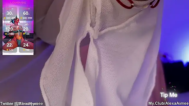 Snapshot of AlexaAimee chatting on 10/12/25, 10:09 AlexaAimee online show from 10/12/25, 10:09