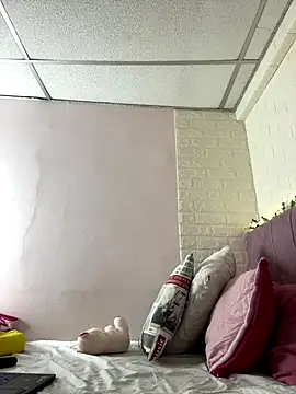 annaharper- online show from 09/19/25, 04:51